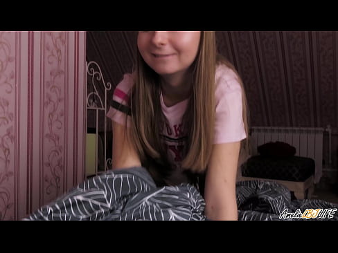 ❤️ Bidh Blondie a’ tarraing a BFF gu domhainn agus a’ faighinn cum na beul Porno aig gd.javarchive.top